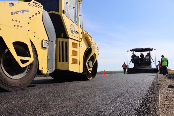 В Приамурье впервые в дорожном ремонте применили технологию «Суперпейв»