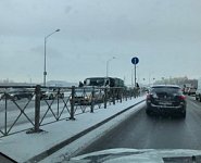 В тройном ДТП на Малоохтинском проспекте в Петербурге травмы получил мужчина
