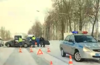 Две иномарки столкнулись в Петербурге: погиб человек