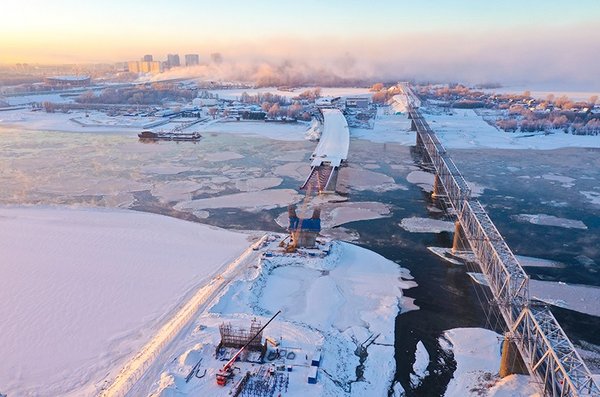 Надвижка пролета четвертого моста через Обь в Новосибирске выполнена на 60 %