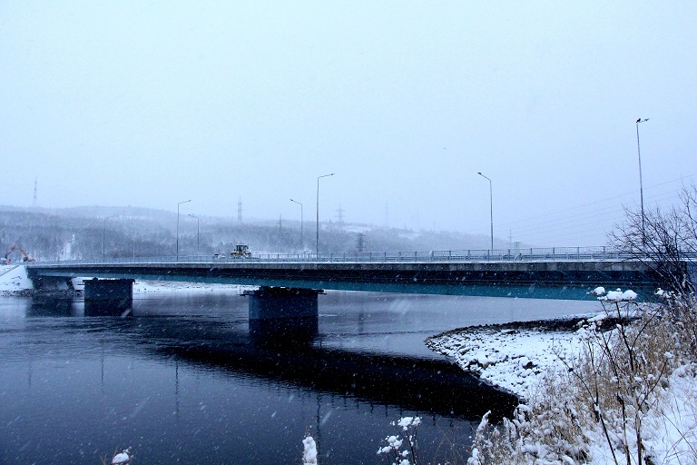 Завершается реконструкция моста через реку Тулому на трассе Р-21 в Мурманске