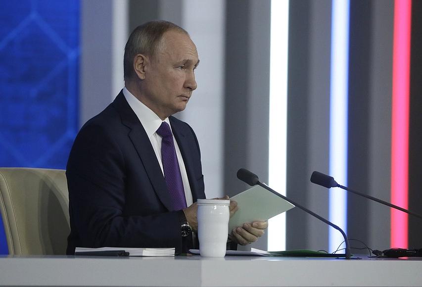 Владимир Путин пообещал проработать вопрос развития инфраструктуры к земельным участкам многодетных семей