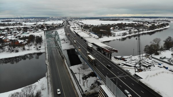 По новому мосту через Москву-реку на трассе М-5 Урал в Подмосковье открыли рабочее движение